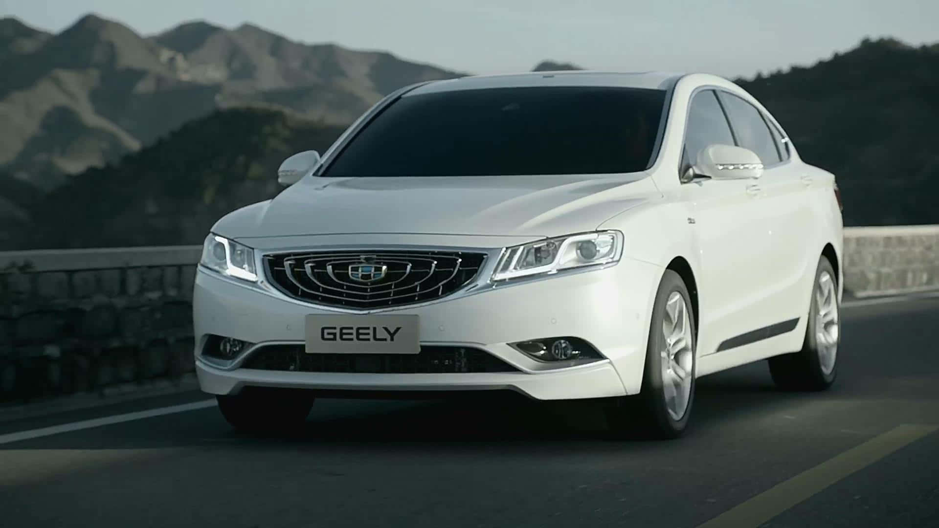 Berline De Luxe Geely Gc9 Sur La Route Fond d'écran