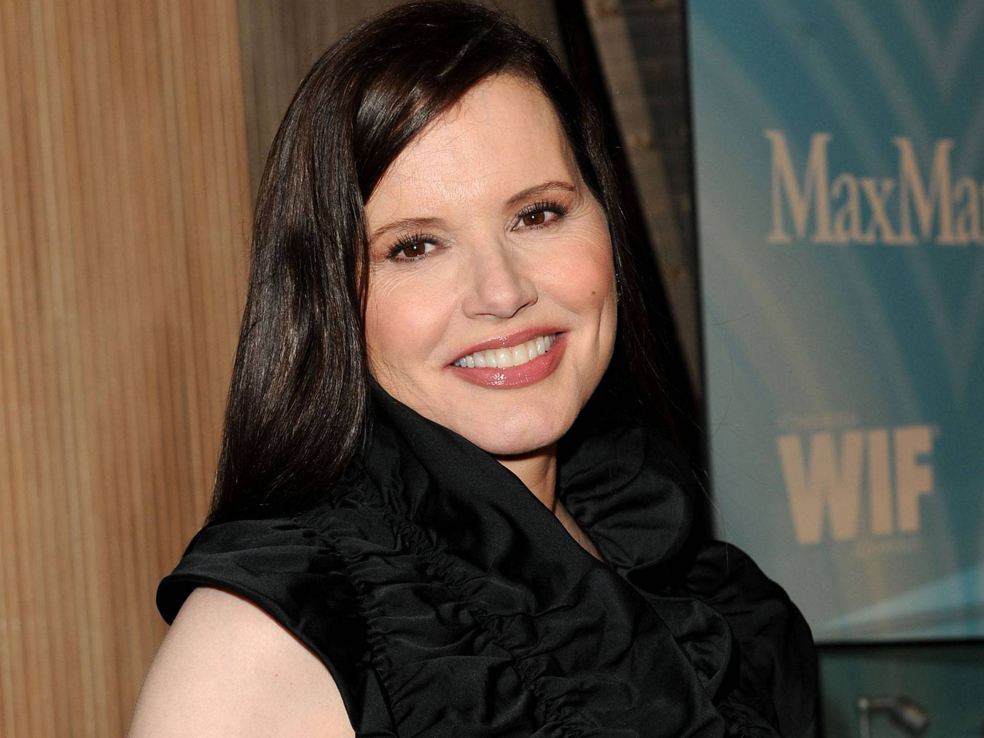 Geena Davis At The Women In Film Crystal And Lucy Awards 2011 Wallpaper