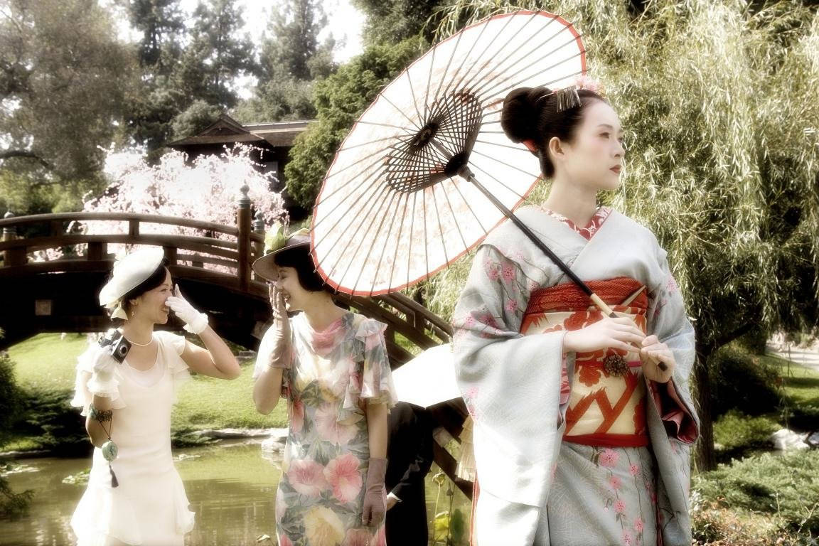 Geishaund Zwei Japanische Frauen Wallpaper
