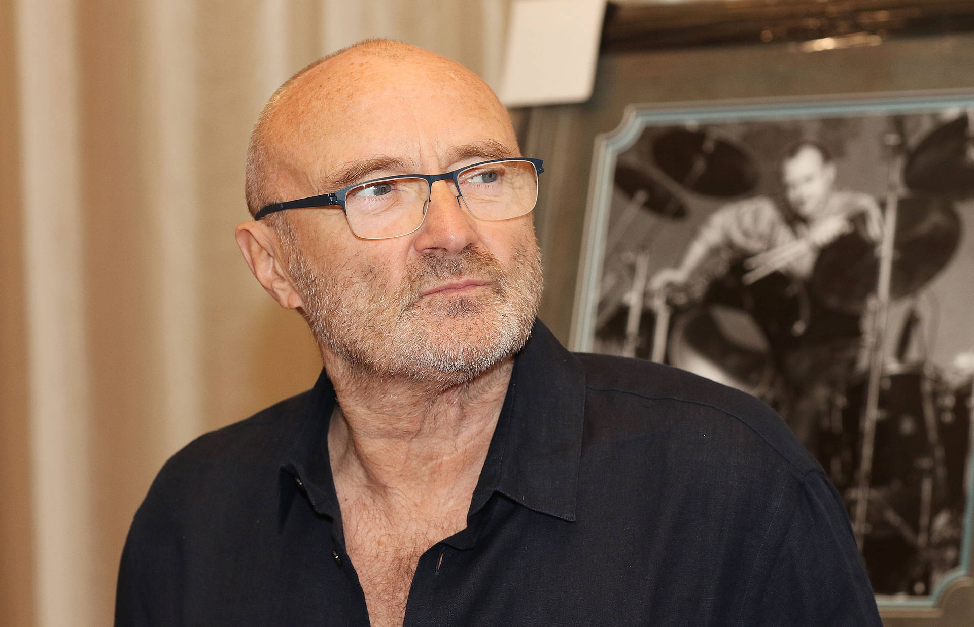 Genesis Lead Singer Phil Collins Wallpaper