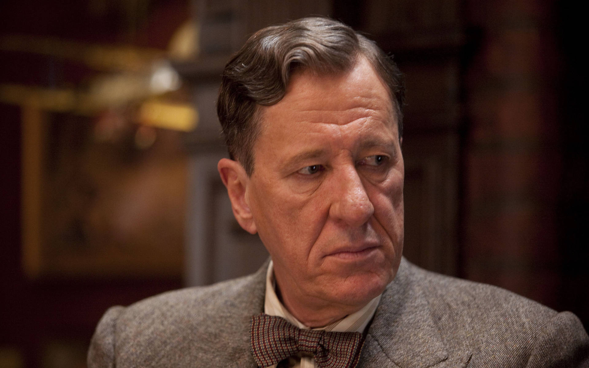 Tag skik på en dansk talebefolkning. Skær skærmen tapet af Geoffrey Rush King's Tale Lionel Logue. Wallpaper