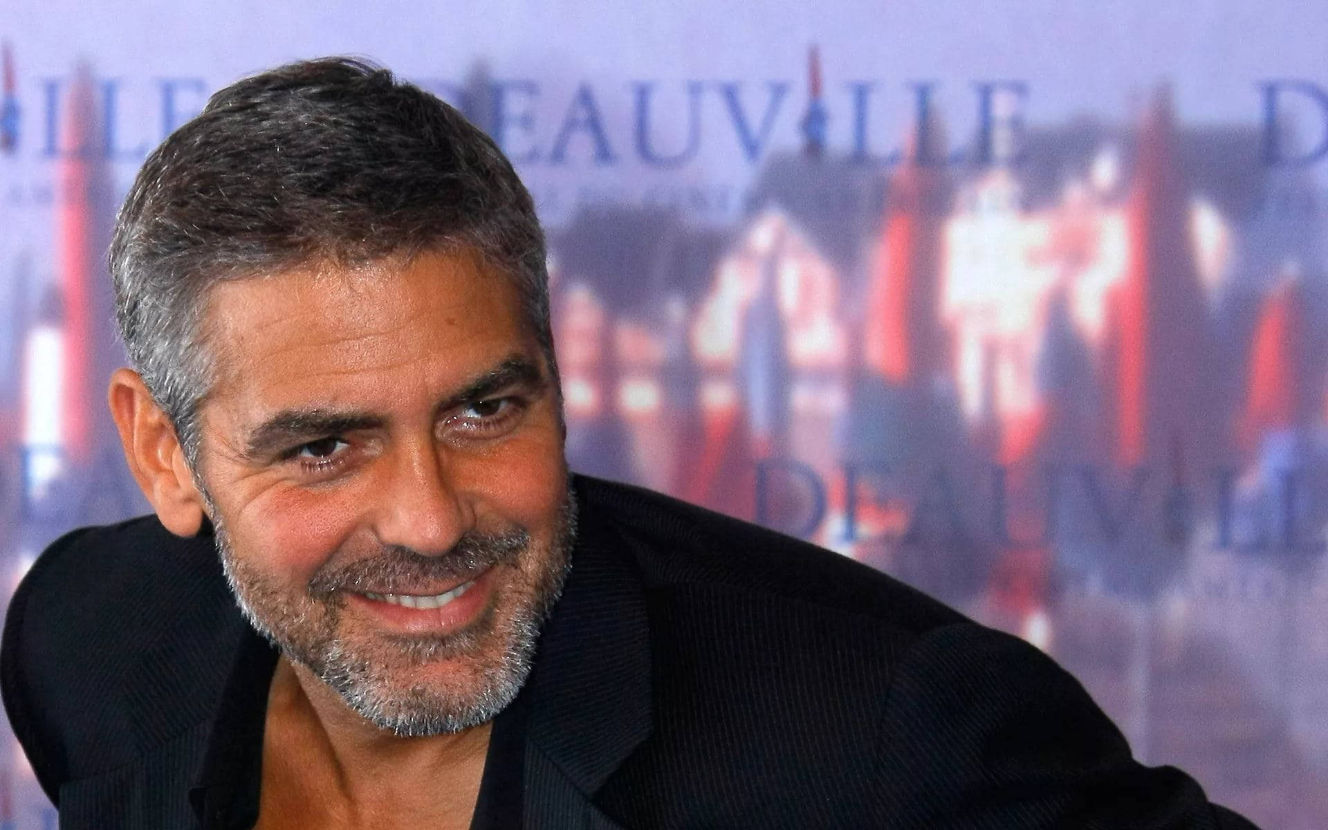 George Clooney Famous Film Actor Wallpaper