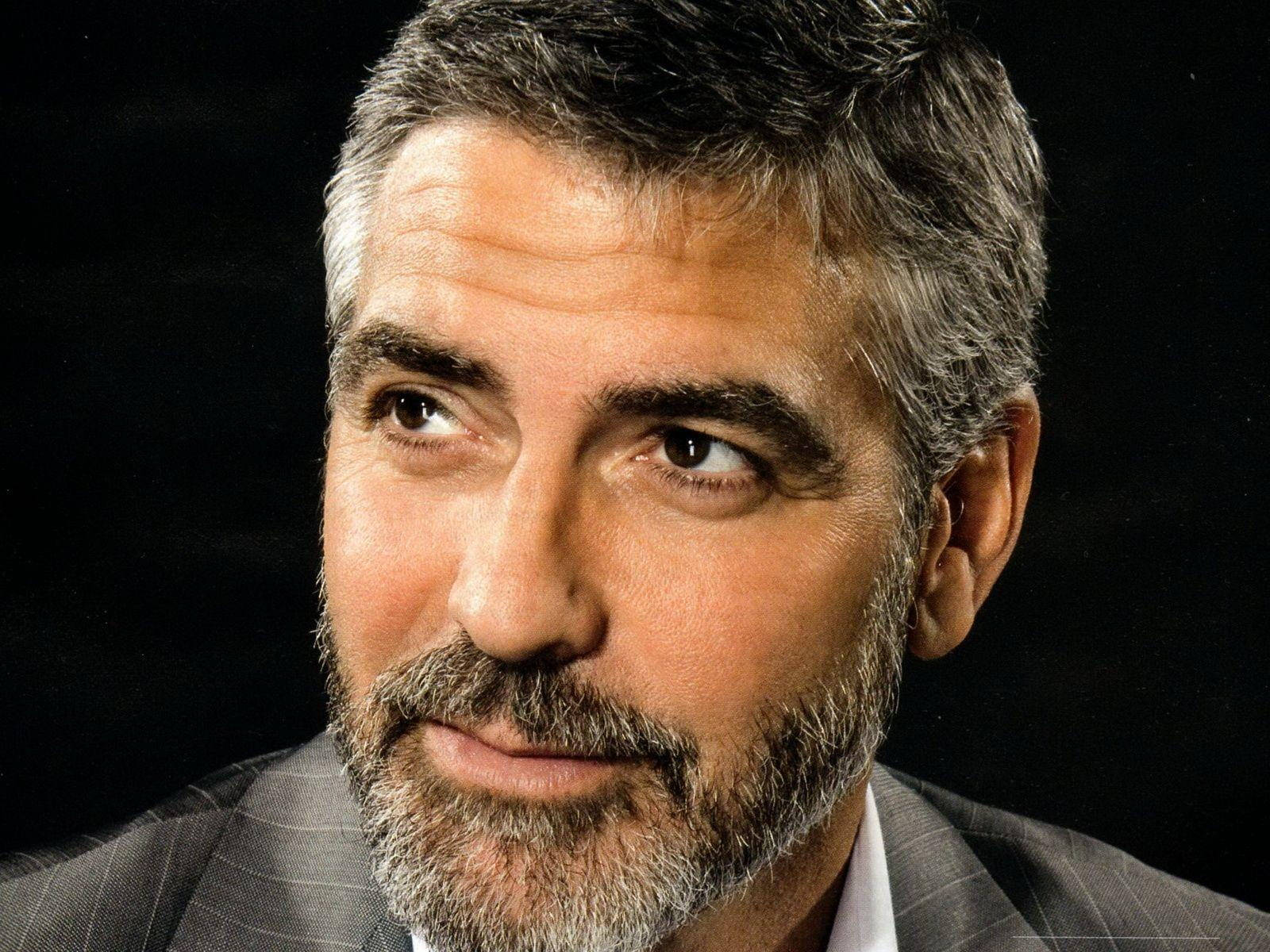 George Clooney Looking To The Left Wallpaper
