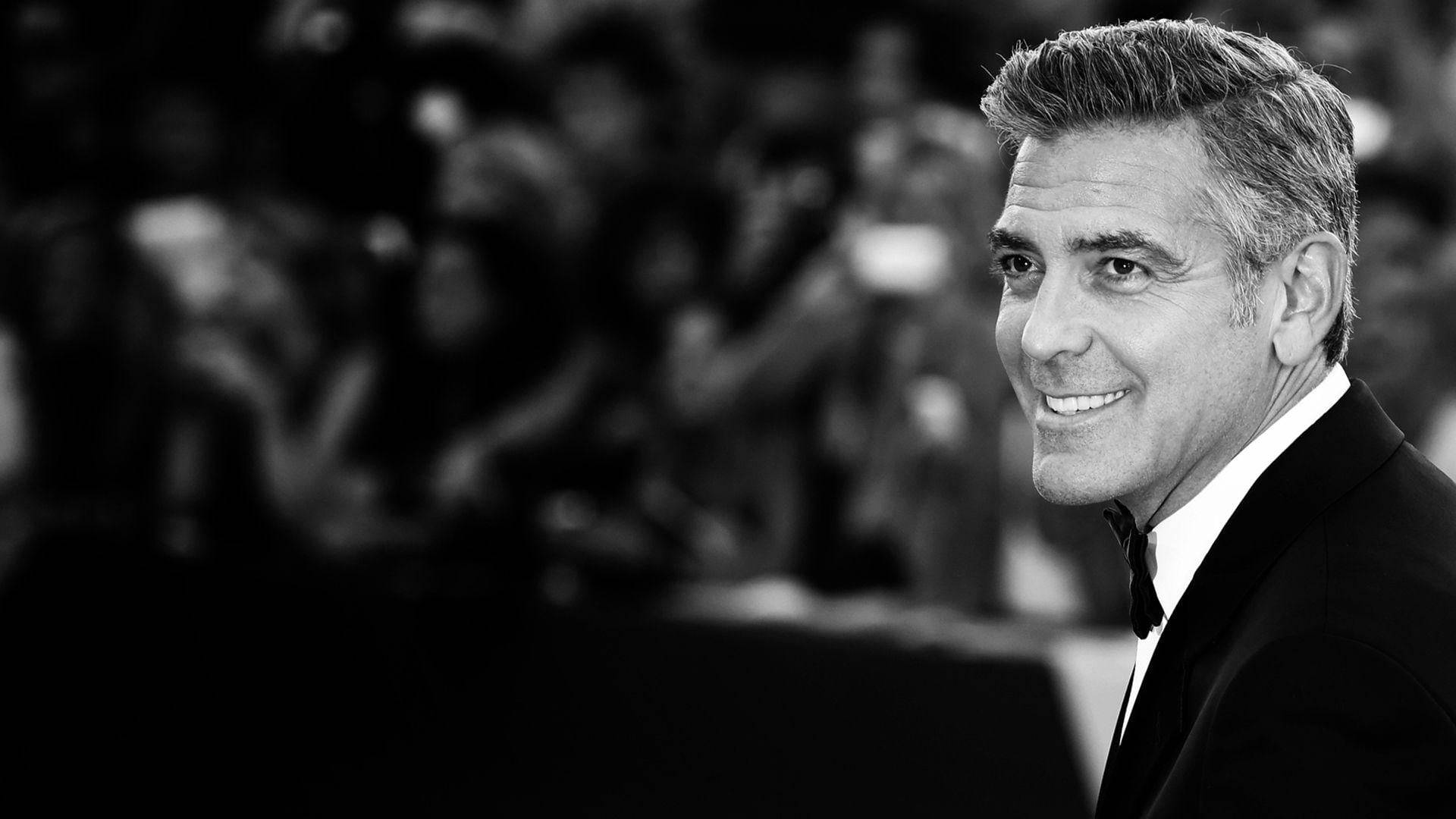 George Clooney Smiling Black And White Wallpaper