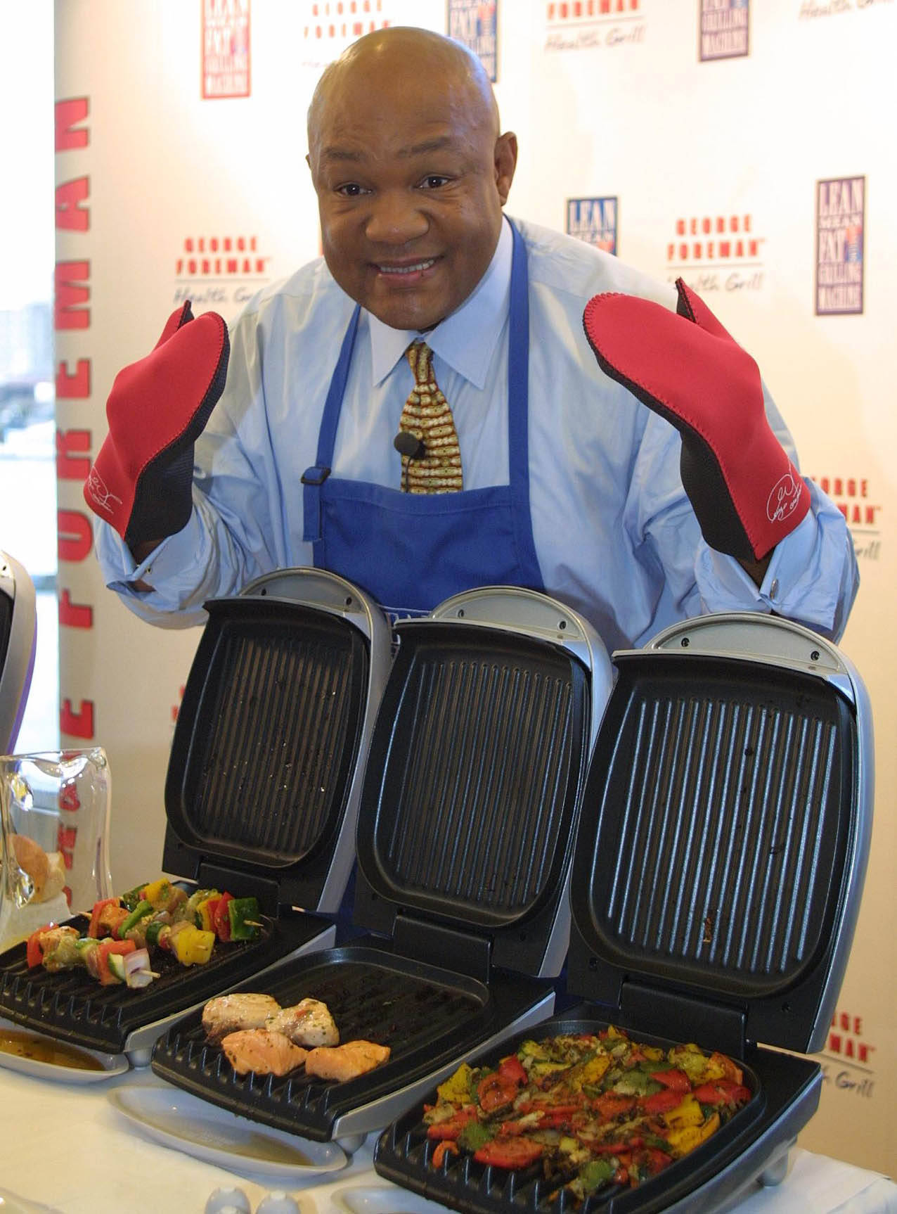 George Foreman In Mittens Wallpaper