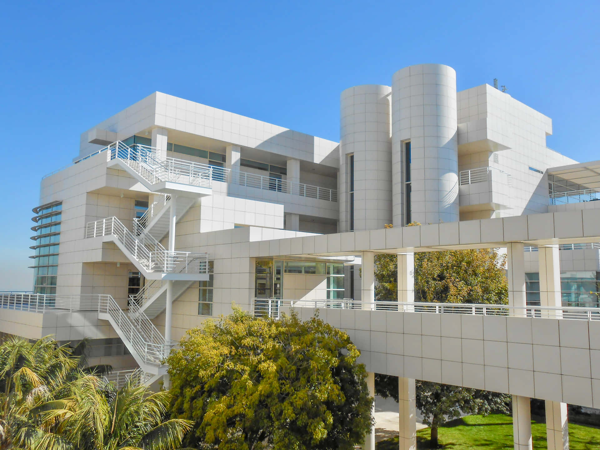 Download Getty Center Architecture Sunny Day Wallpaper 