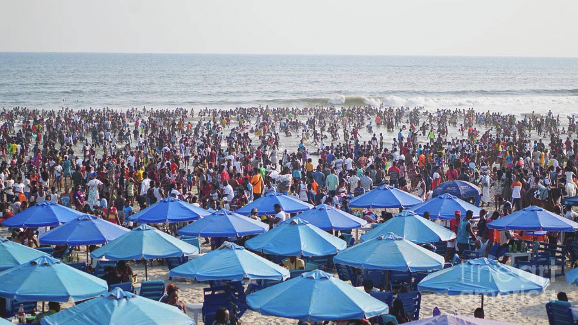 Ghana Labadira Beach Folla Sfondo
