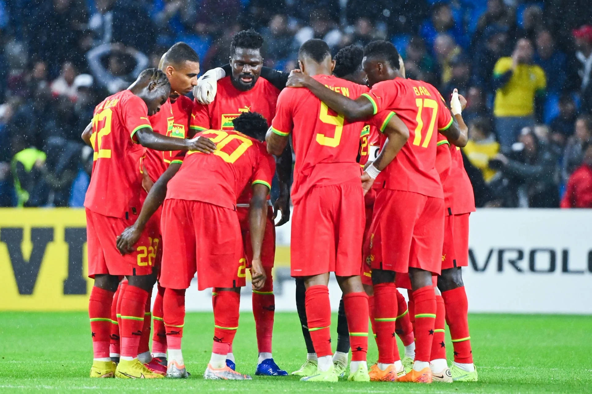 Ghana National Football Team Huddled Wallpaper