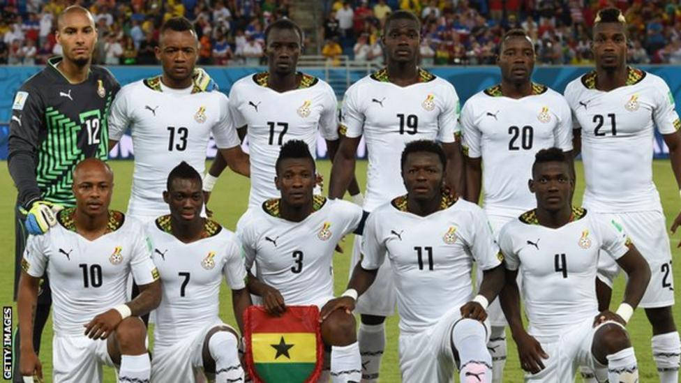 Ghanaslandslag I Fotboll I Vitt På Datorskärmen. Wallpaper