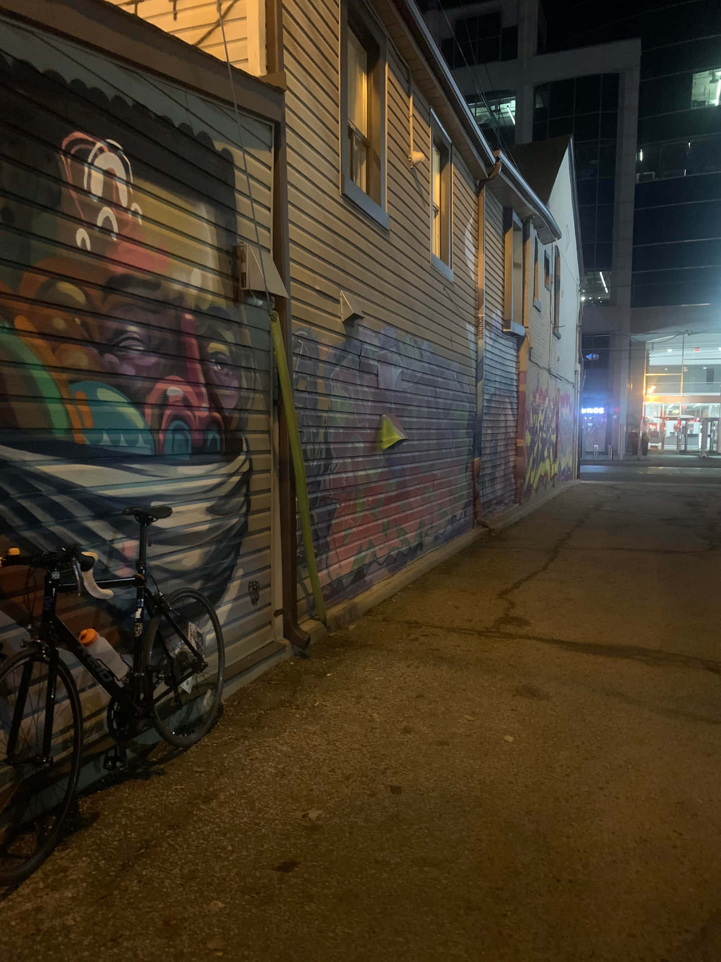 Ghetto Hood Graffiti Night Wall Wallpaper