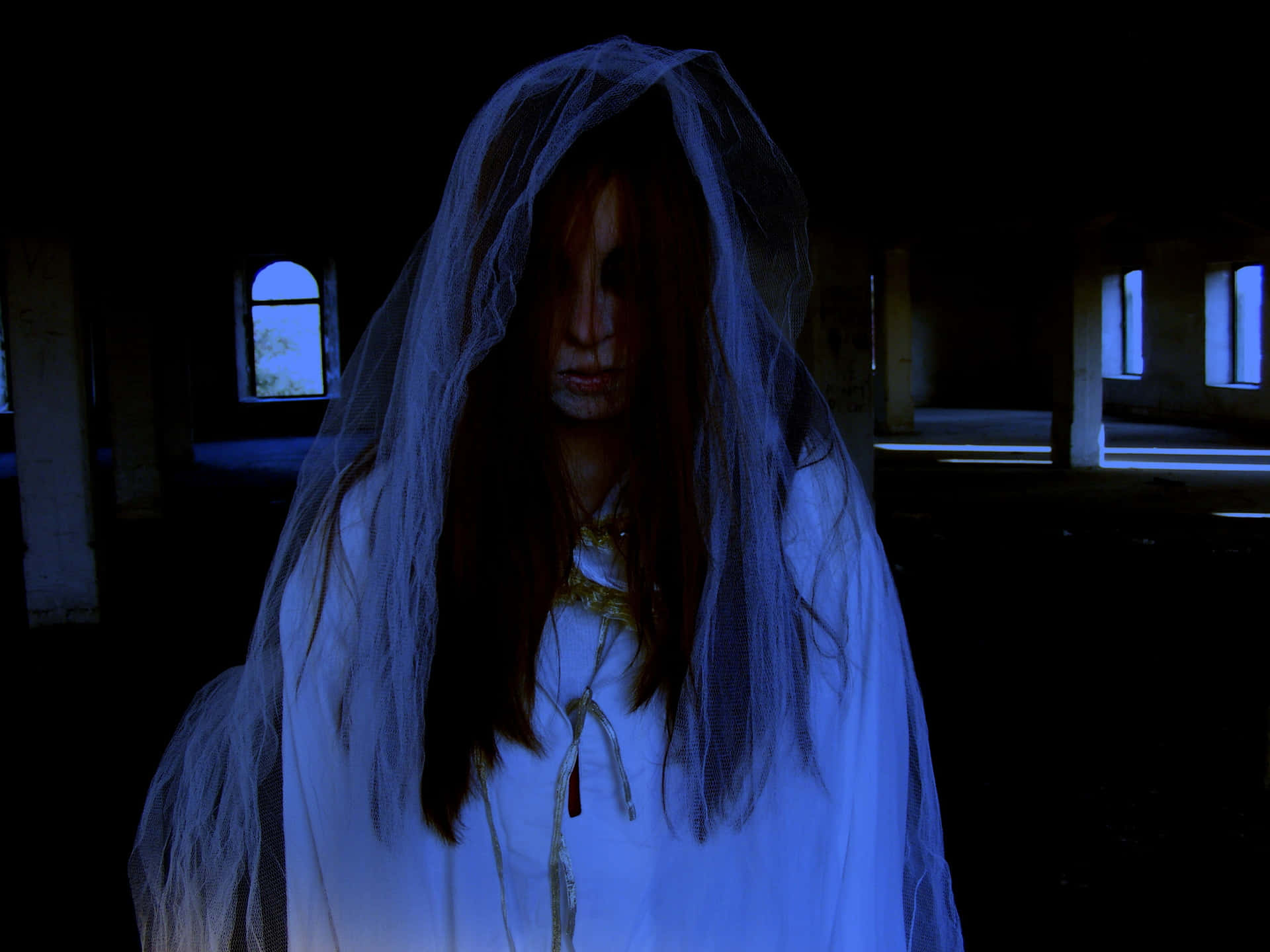 Imagende Una Casa Embrujada Por Fantasmas Y La Dama Blanca.