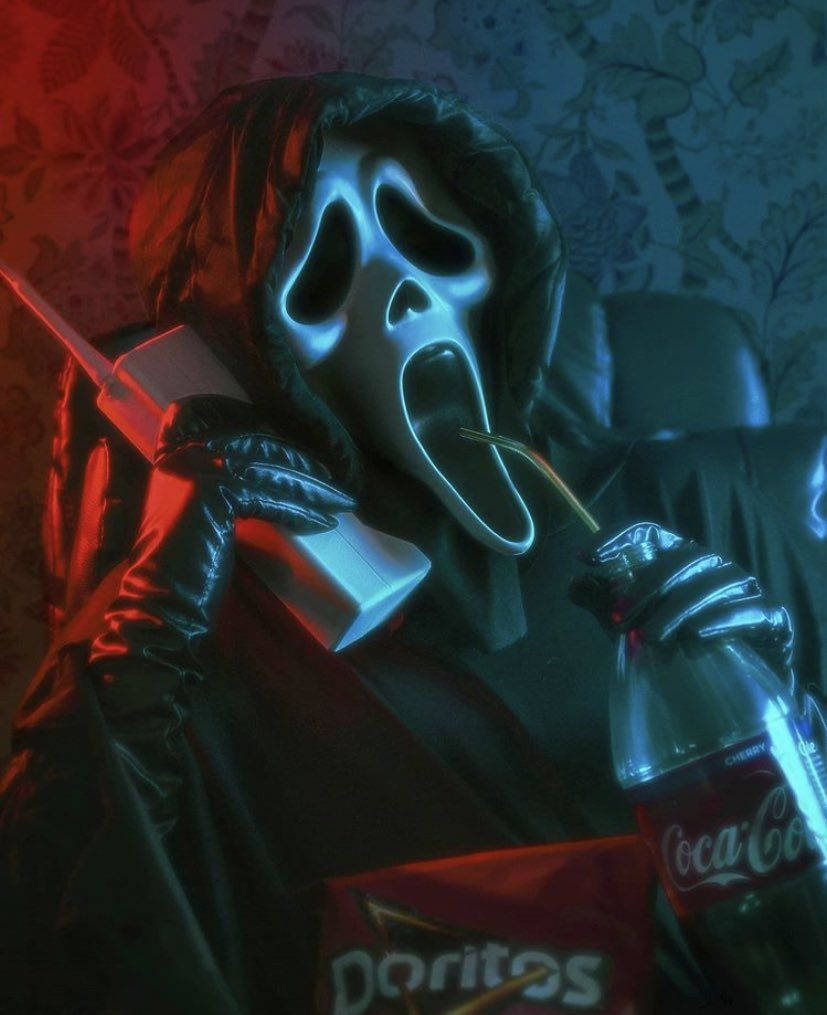 Fotode Perfil De Ghostface Bebiendo Coca-cola. Fondo de pantalla