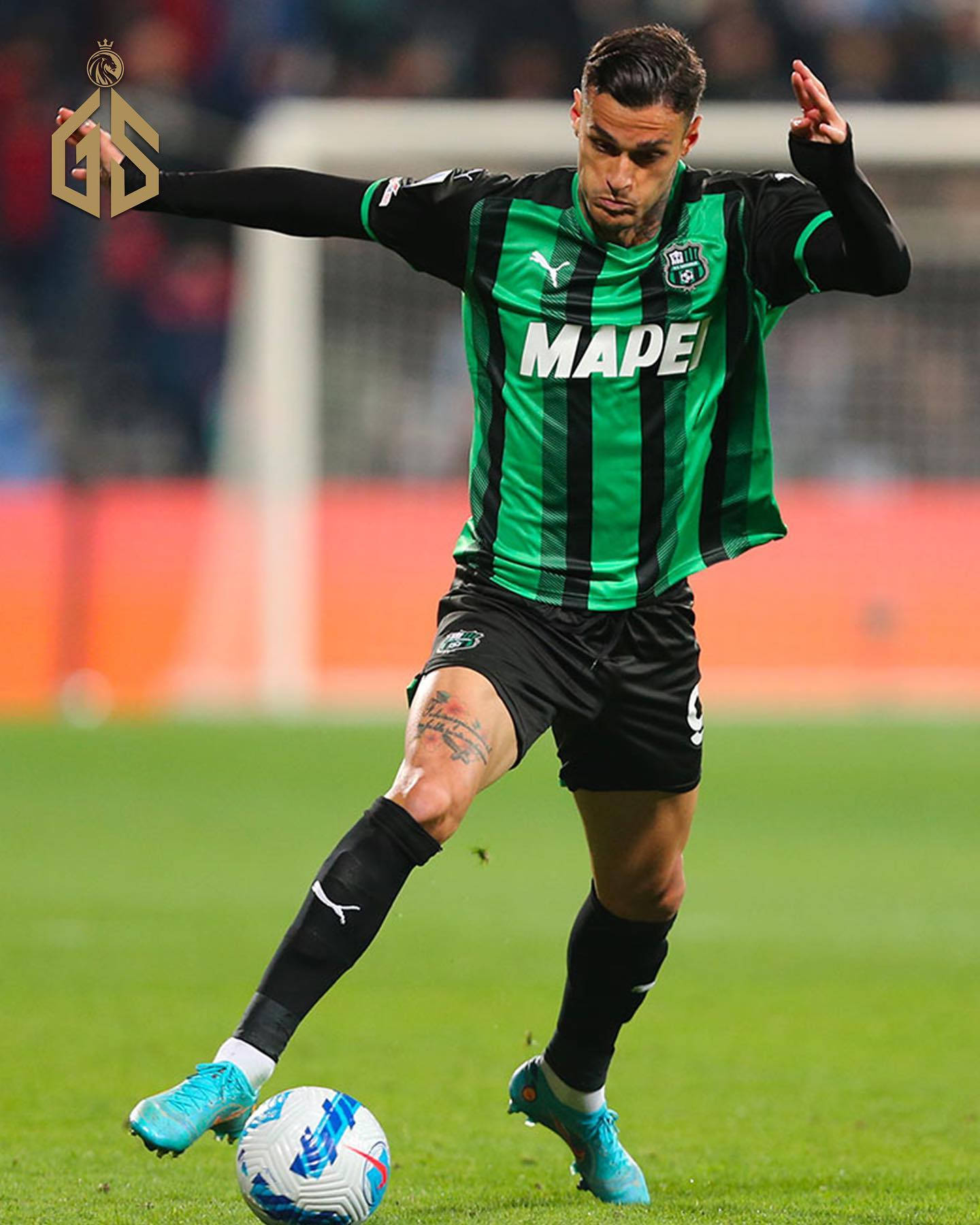 Gianlucca Scamacca In A Green Jersey Wallpaper