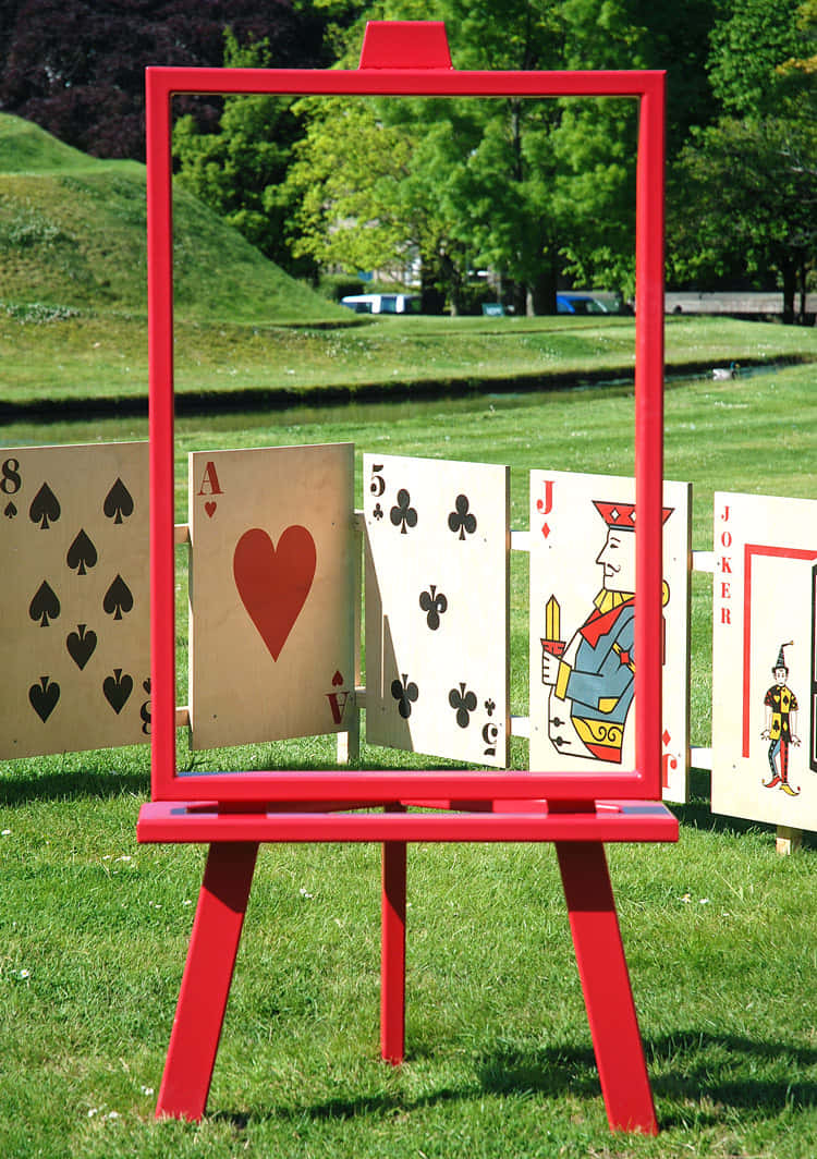 Installation Artistique De Cartes À Jouer Géantes Fond d'écran