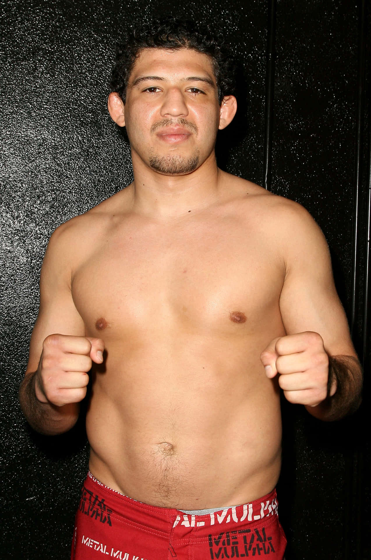 Gilbertmelendez Posando, Luchador De Strikeforce Mma. Fondo de pantalla