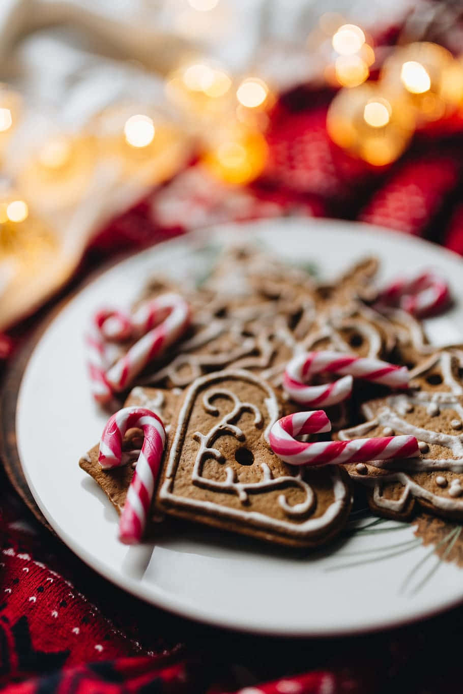 Gingerbread Candy Cane Holiday Treats Wallpaper