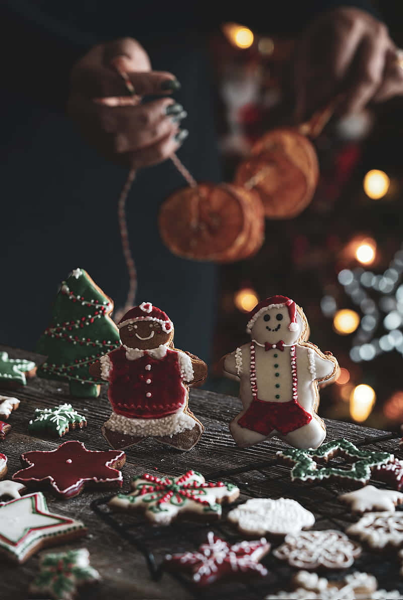 Gingerbread Cookies Holiday Decor Wallpaper