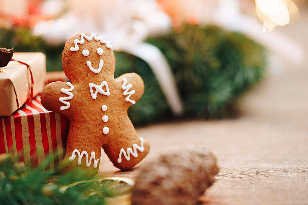 Gingerbread Man Christmas Holiday Desktop Wallpaper
