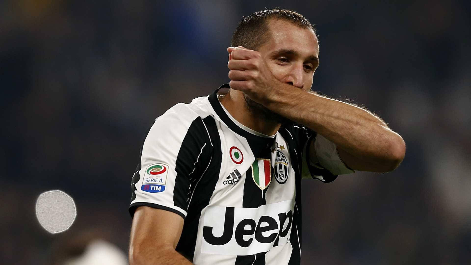 Giorgiochiellini Della Juventus Fc Che Si Asciuga Il Naso Sfondo