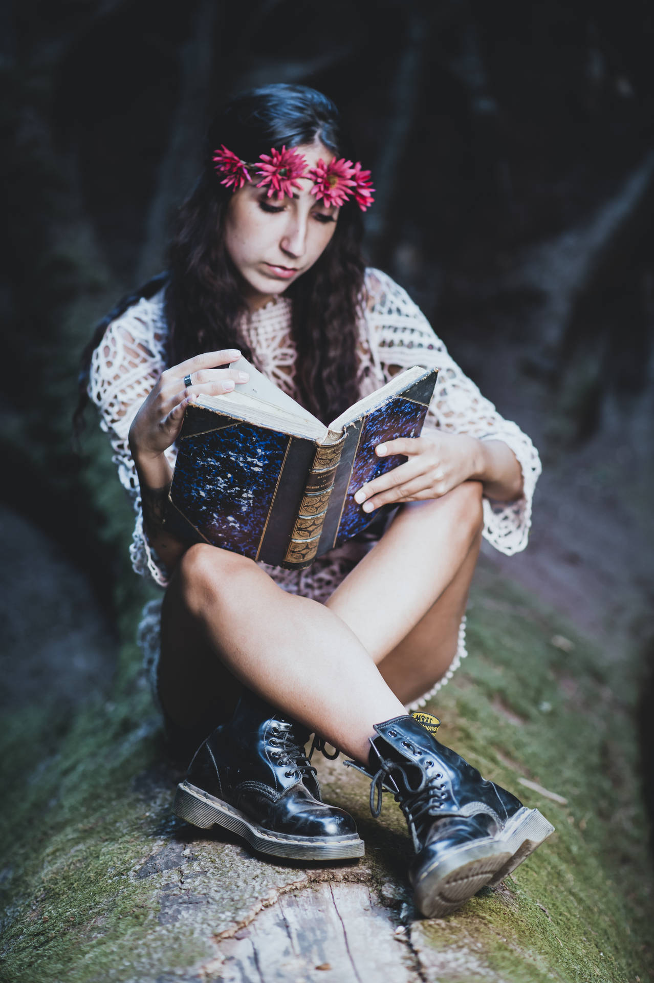 Girl And Book Aesthetic Wallpaper