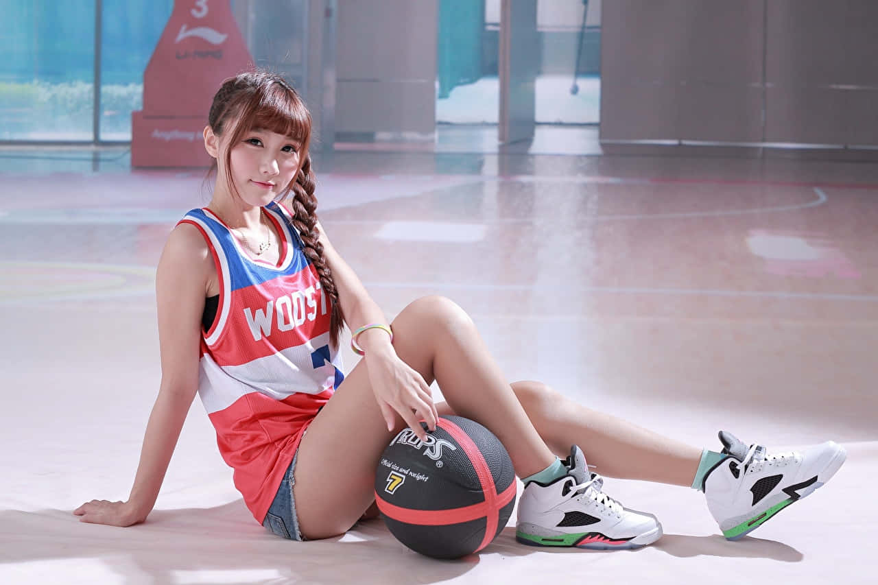 Girl Basketball Court Style Wallpaper