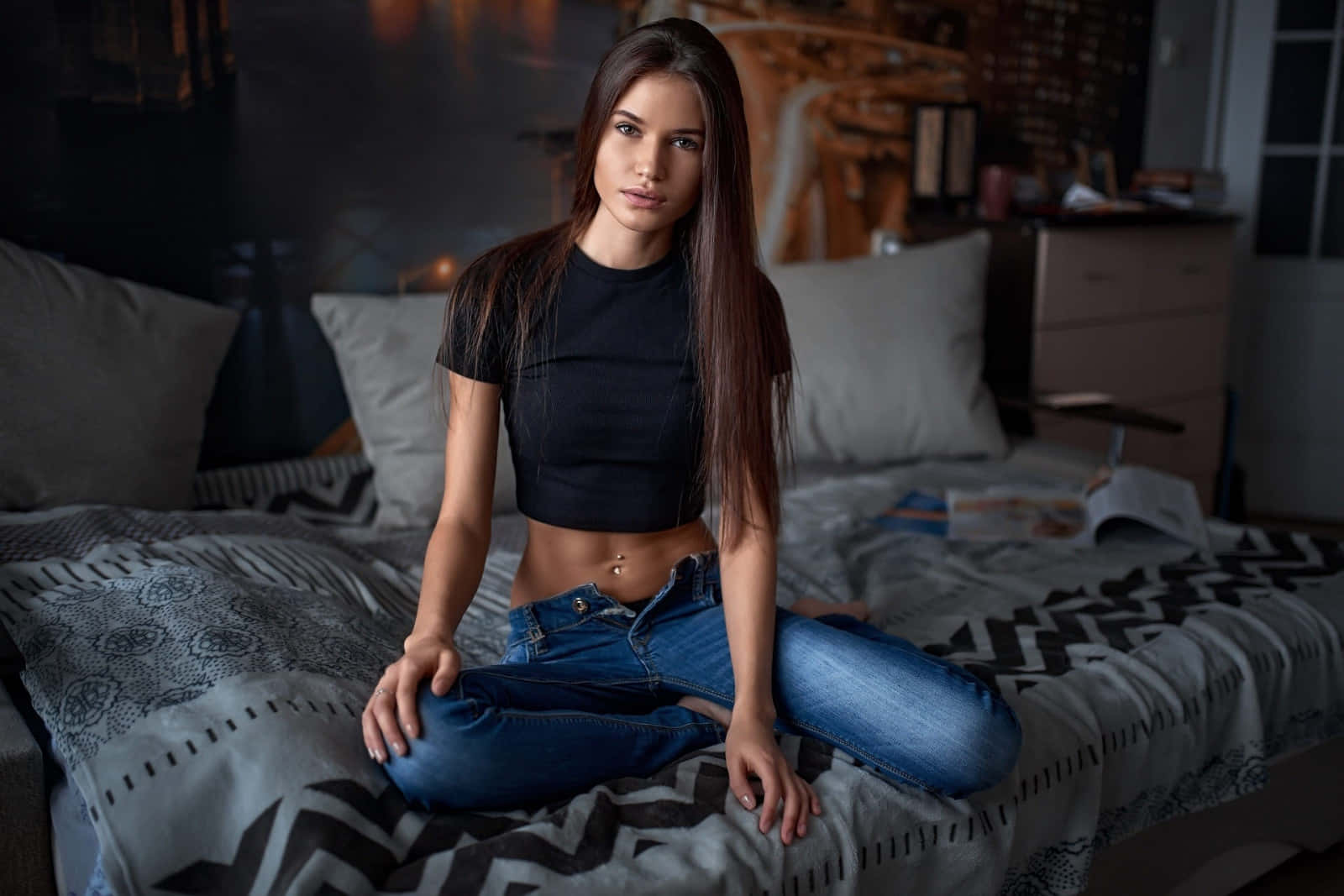 Girl In Jeans Pictures 1600 X 1067 Picture
