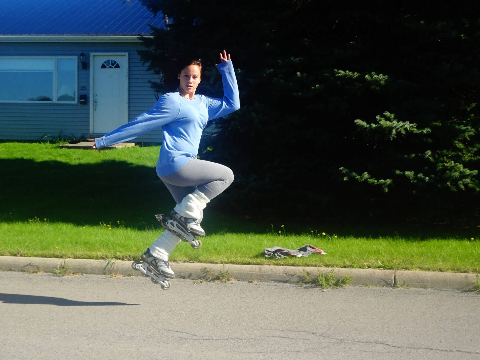 Girl Rollerblading Skip Exercise Wallpaper