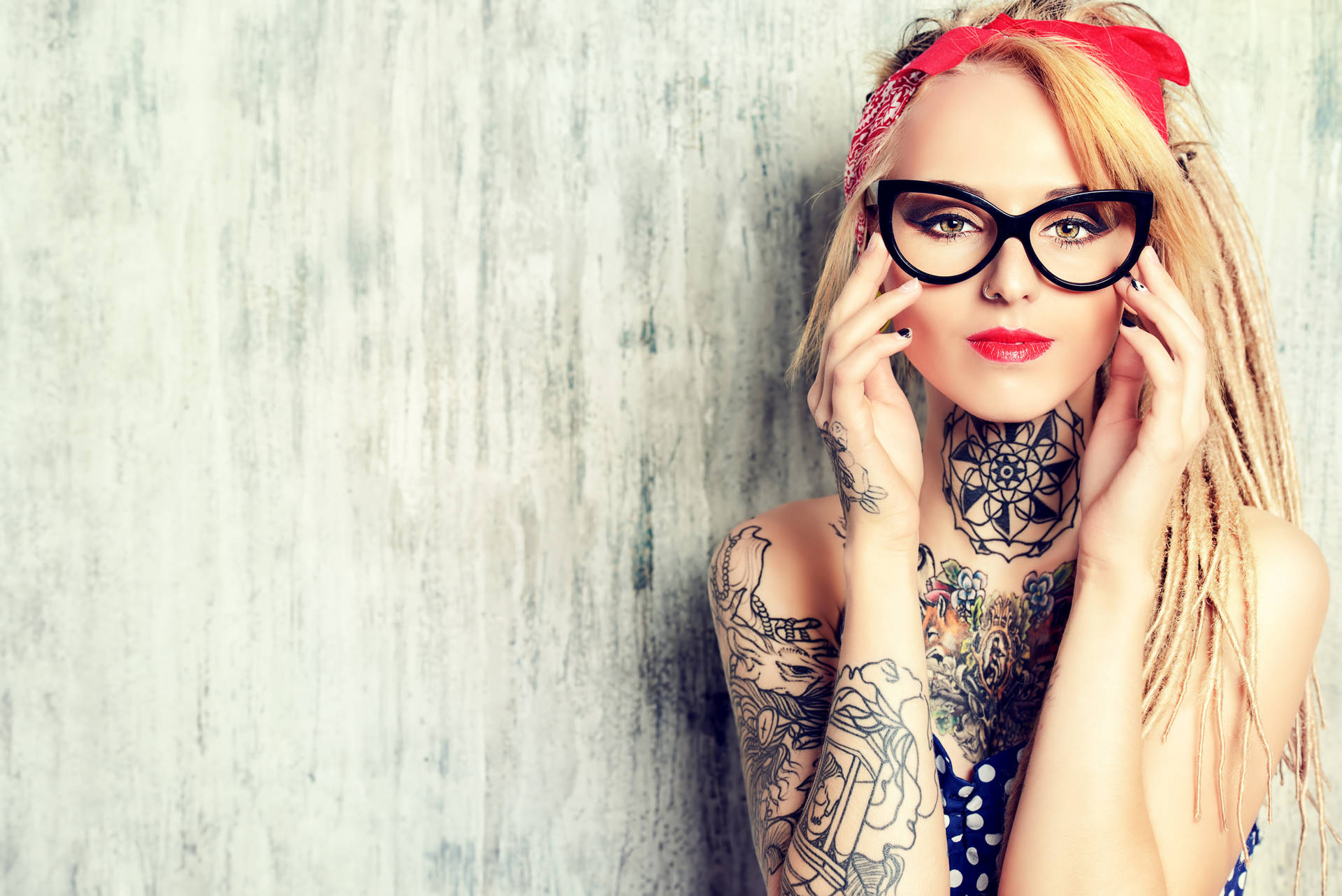 Girl With Glasses Hd Tattoo Wallpaper