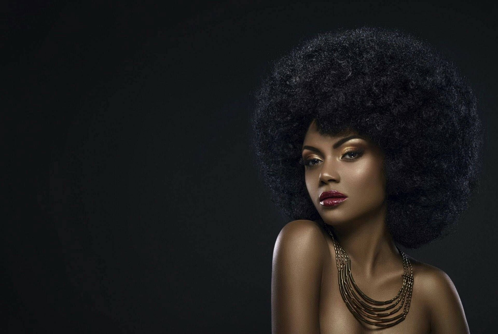 Pige med krøllet hår til sexet sort kvinder repræsentation Wallpaper