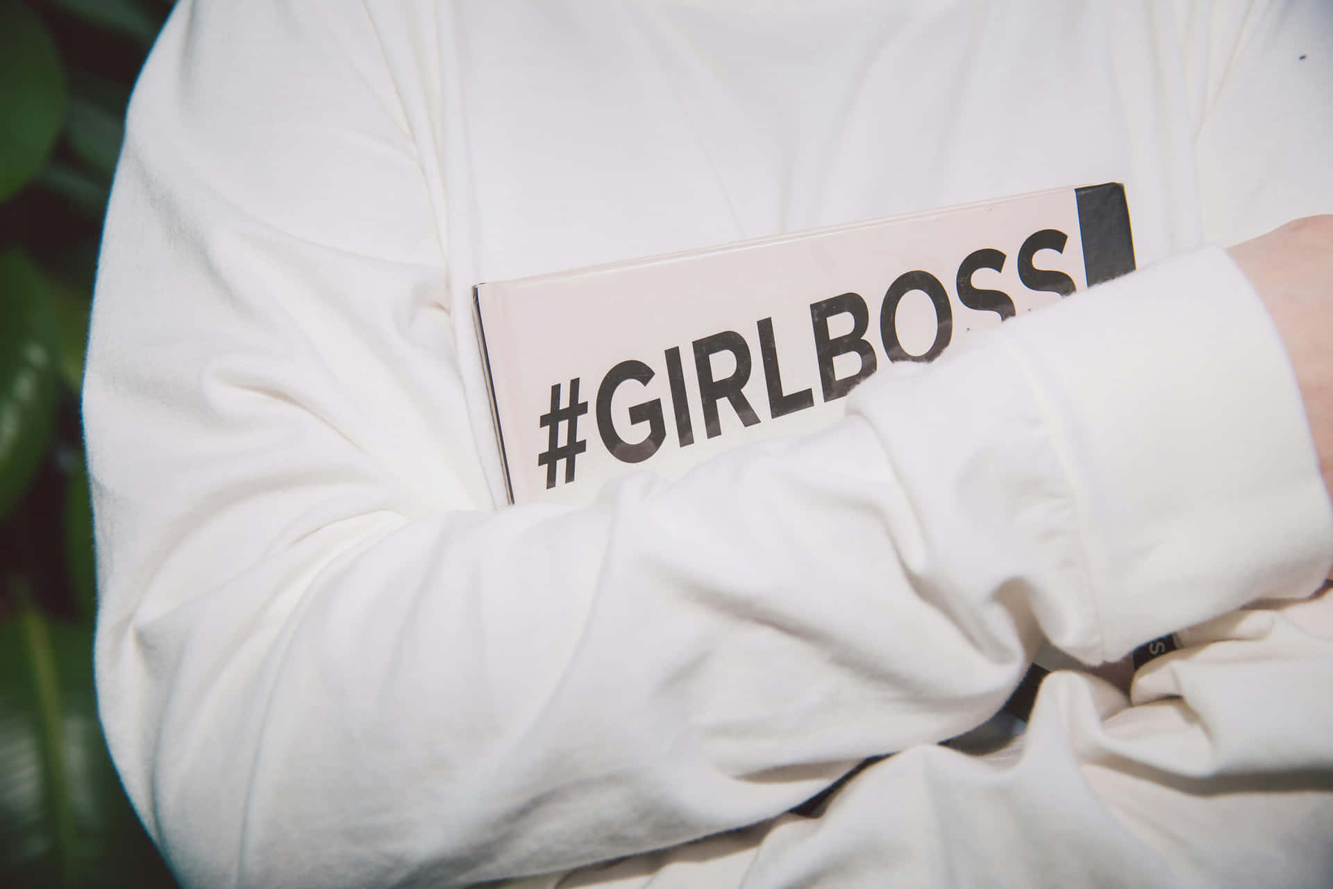 Girlboss Hashtag White Sleeve Wallpaper