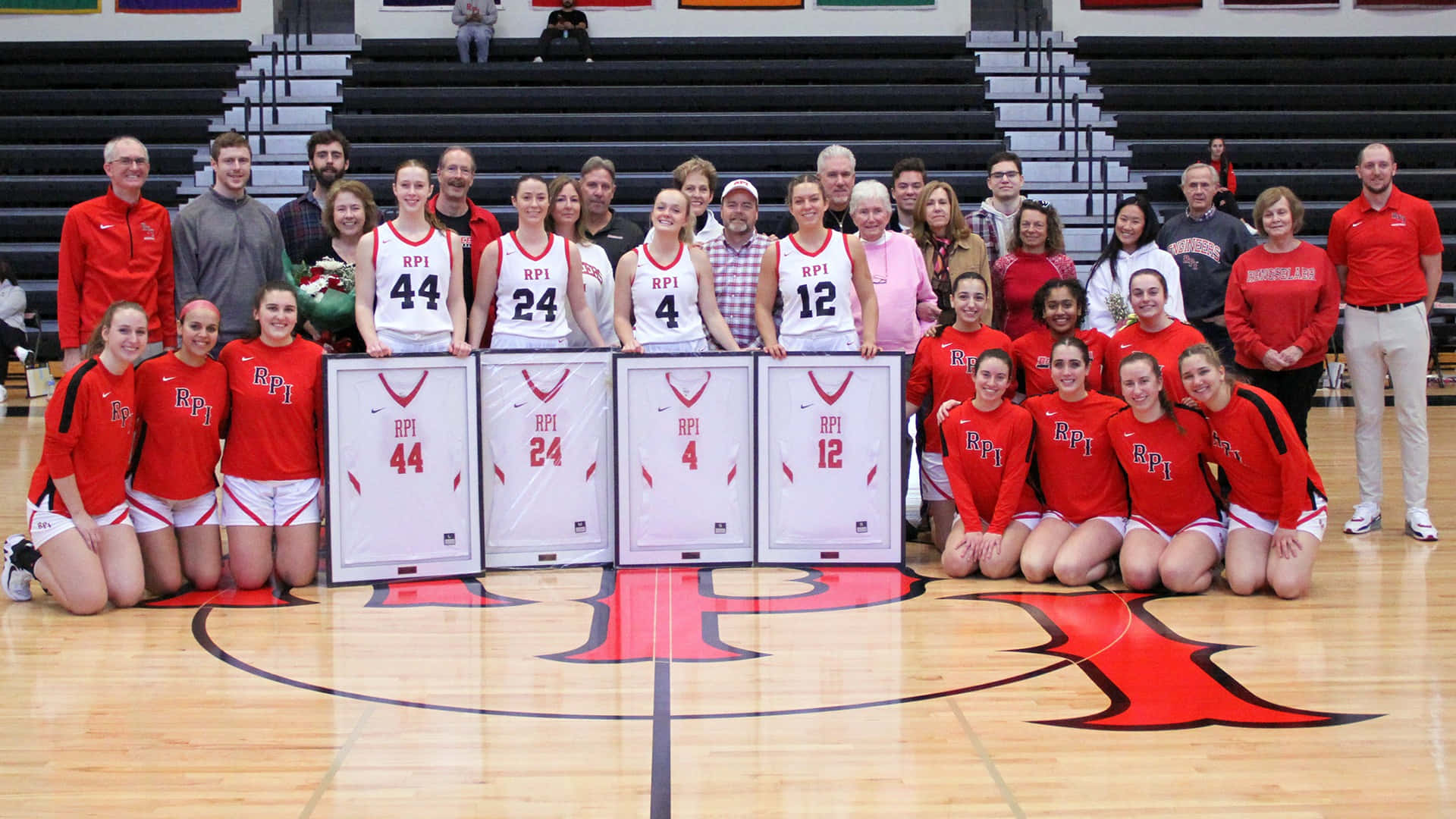 Girls Basketball Teamand Coaches Group Photo Wallpaper