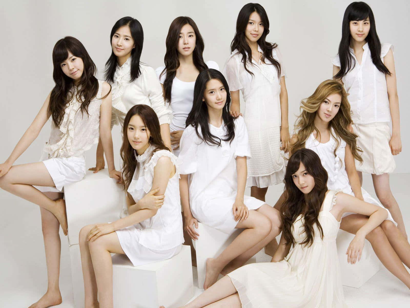 Girls Generation Group Photoin White Wallpaper