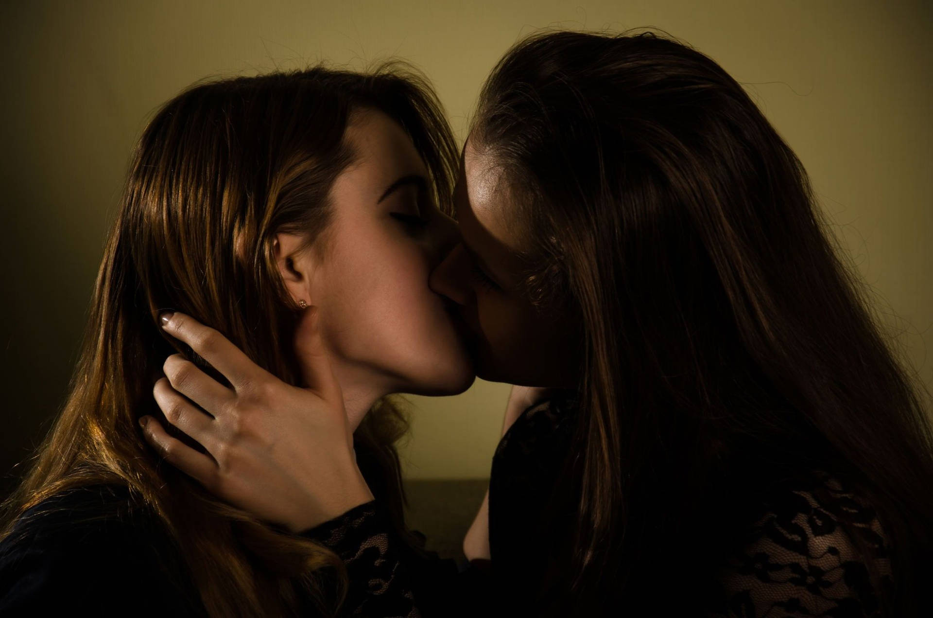 Girls Kissing At Night Wallpaper