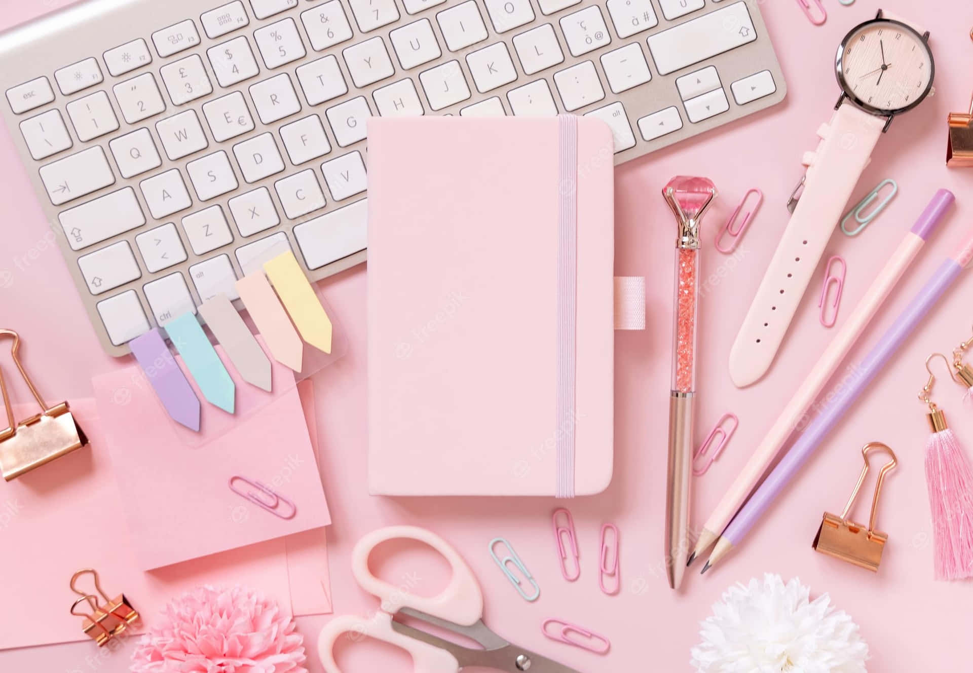 Stay stylish and never be disconnected with this gorgeous girly laptop! Wallpaper