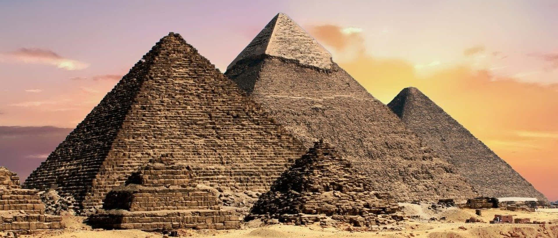 Laspirámides De Giza Como Tumbas De Los Faraones Fondo de pantalla