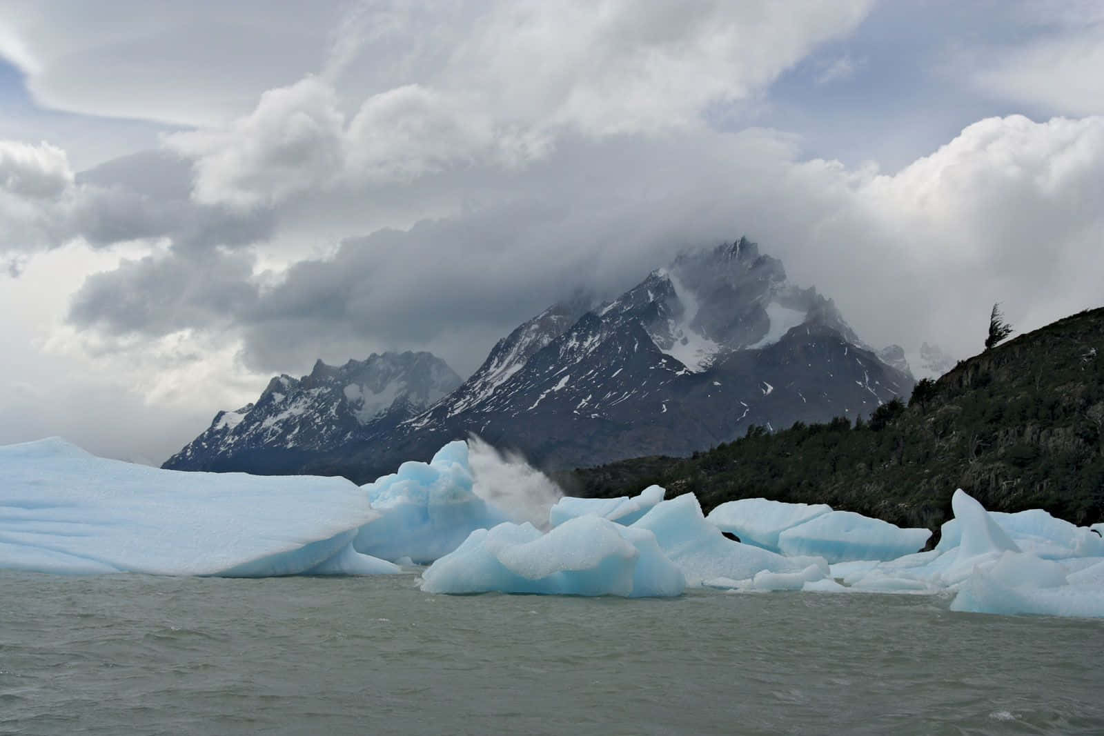Glacial_ Landscape_with_ Icebergs_and_ Mountains.jpg Wallpaper