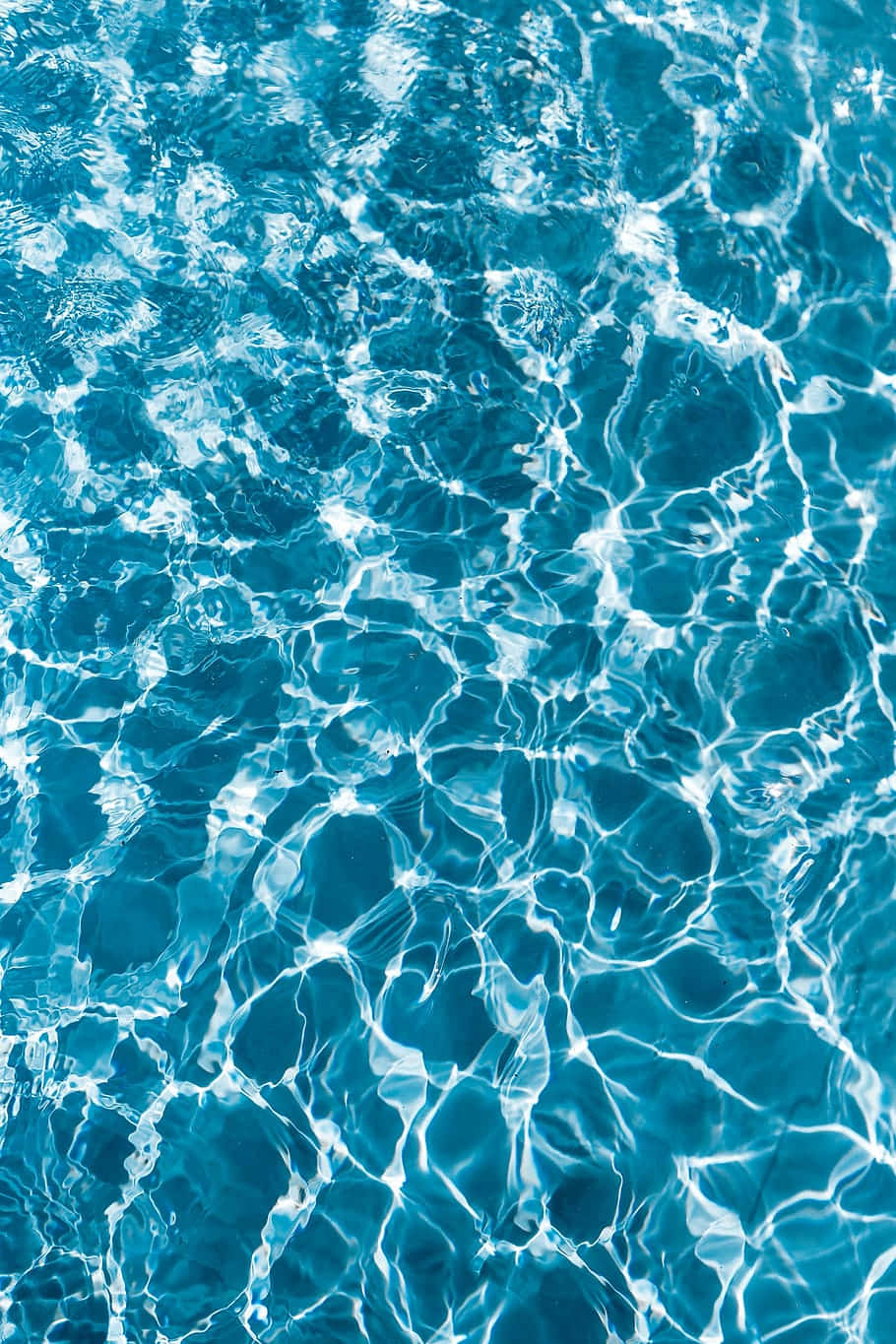 Glaring Blue Green Pool Water Wallpaper