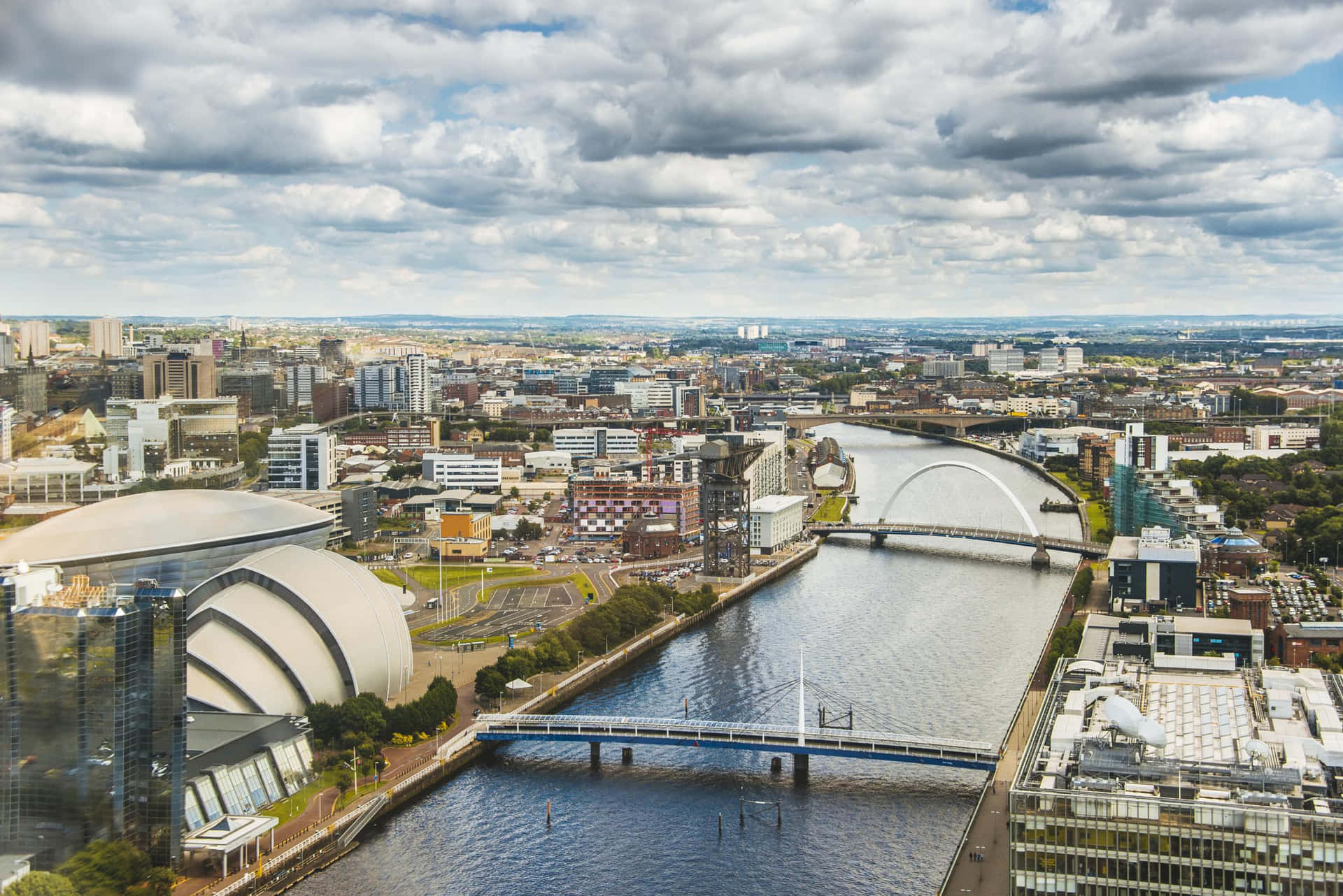 Glasgow Cityscapeand River Clyde Wallpaper