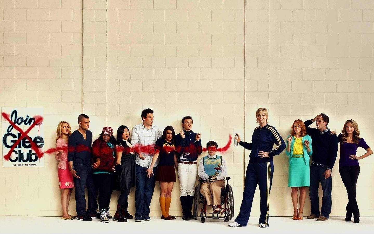 Glee Star Performer Jane Lynch Wallpaper