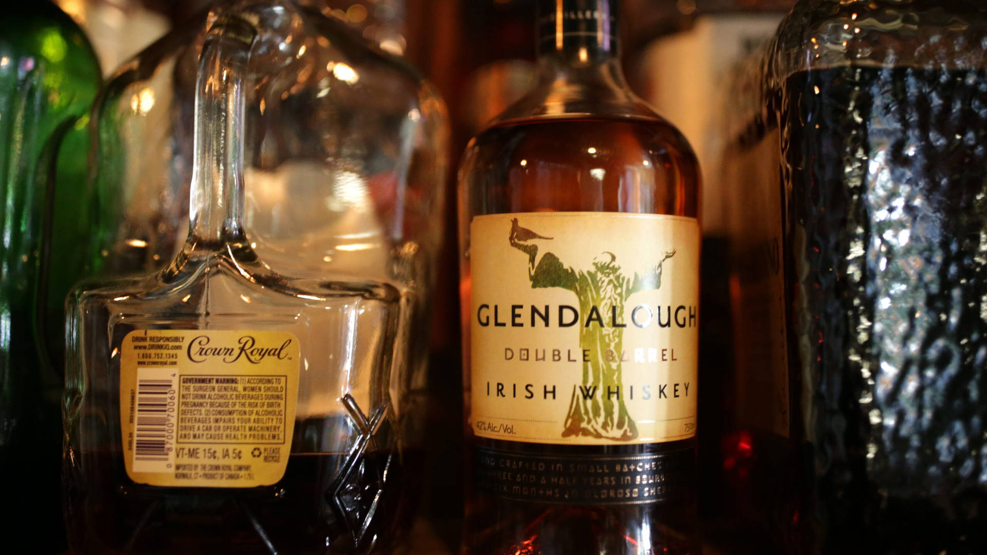 Glendalough Double Barrel Irish Whiskey Holiday Wallpaper