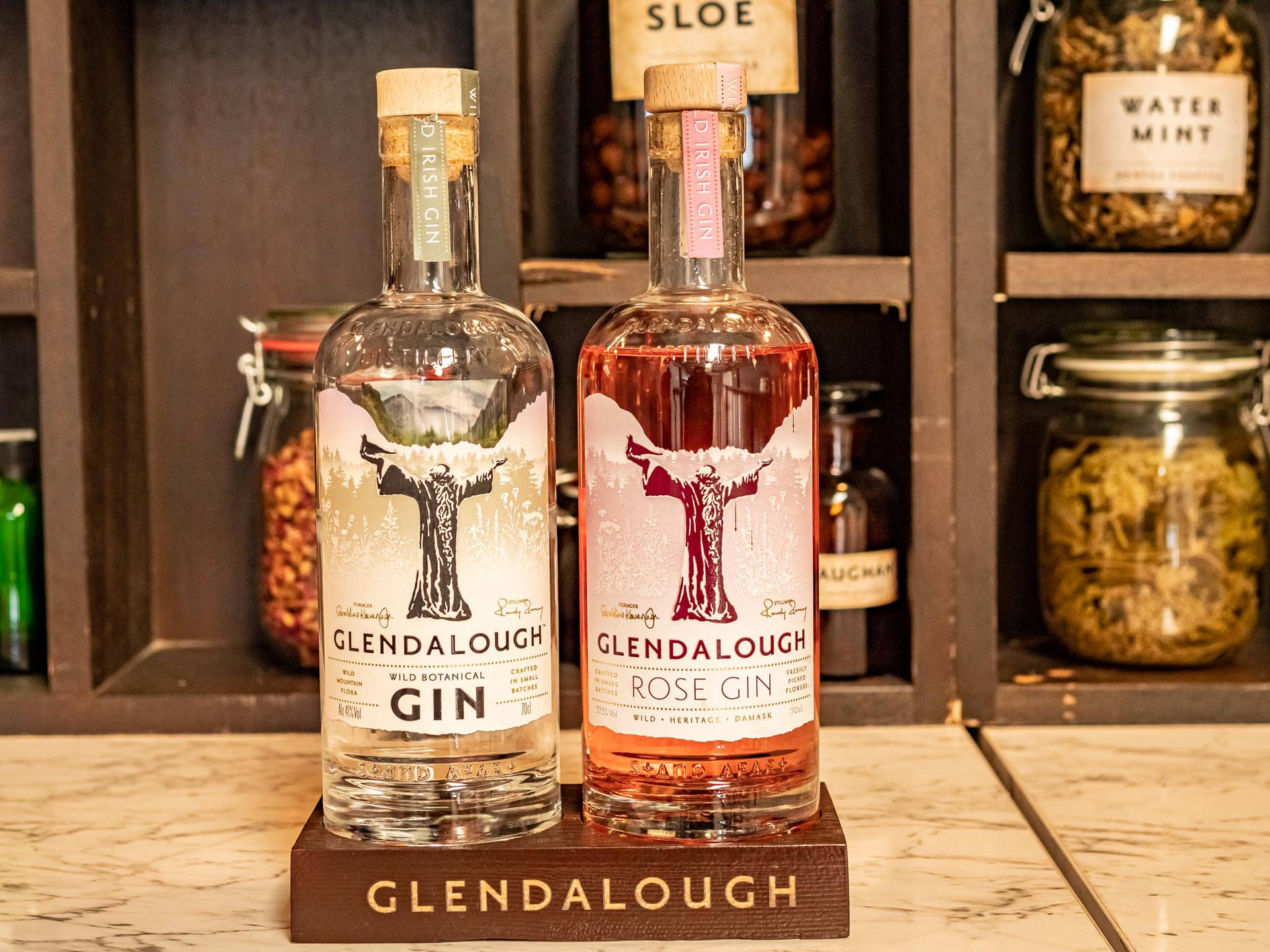 Bebidasalcohólicas De Gin Rose Glendalough Fondo de pantalla