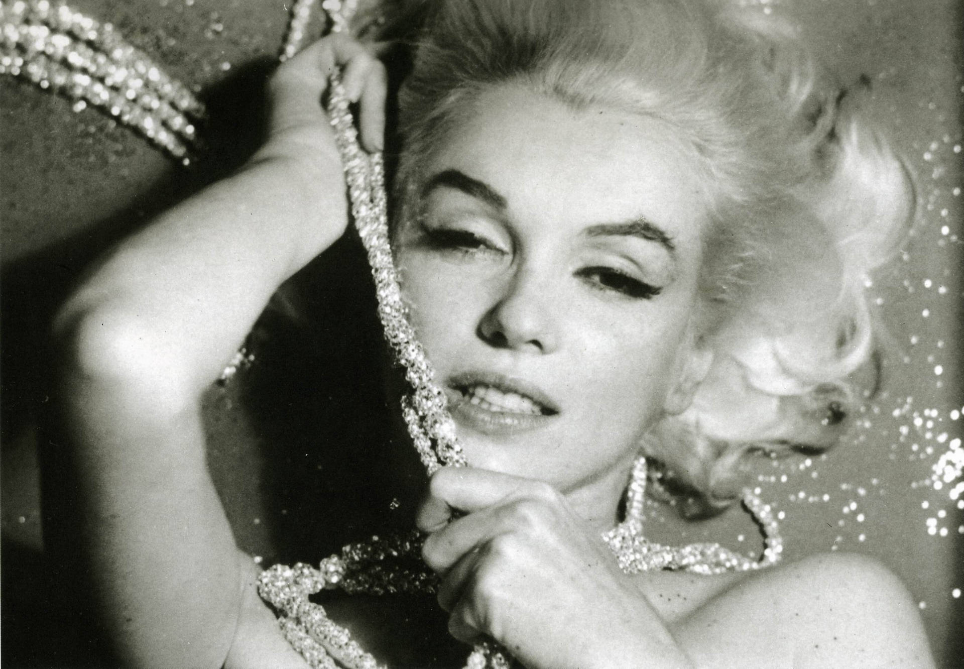 Glitter And Pearls Marilyn Monroe Wallpaper