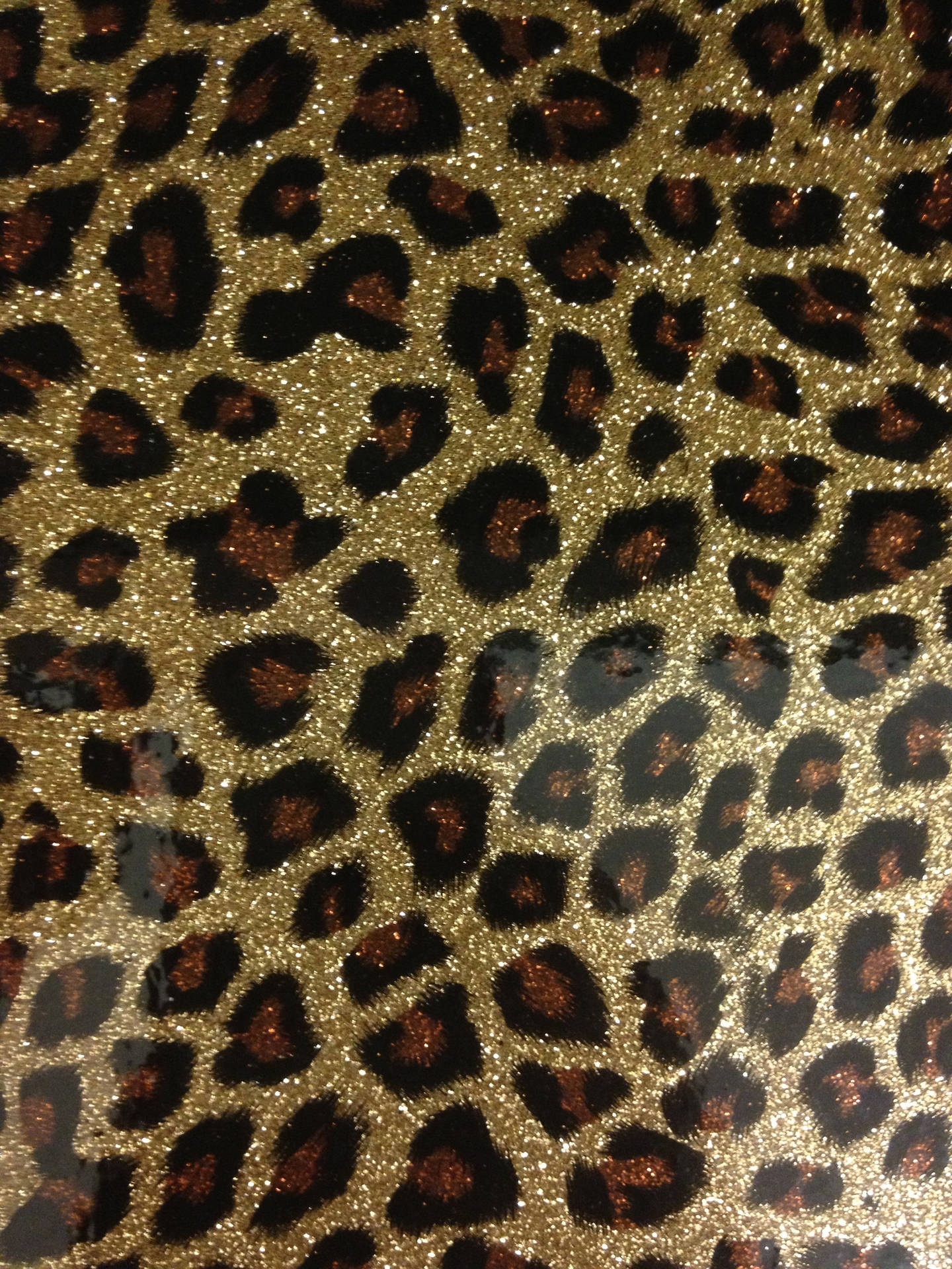 Glittering Cheetah Print Wallpaper