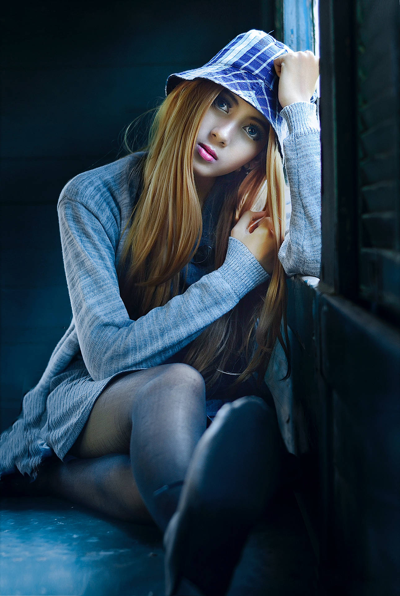 Gloomy Blue Blonde Haired Hot Girl Wallpaper