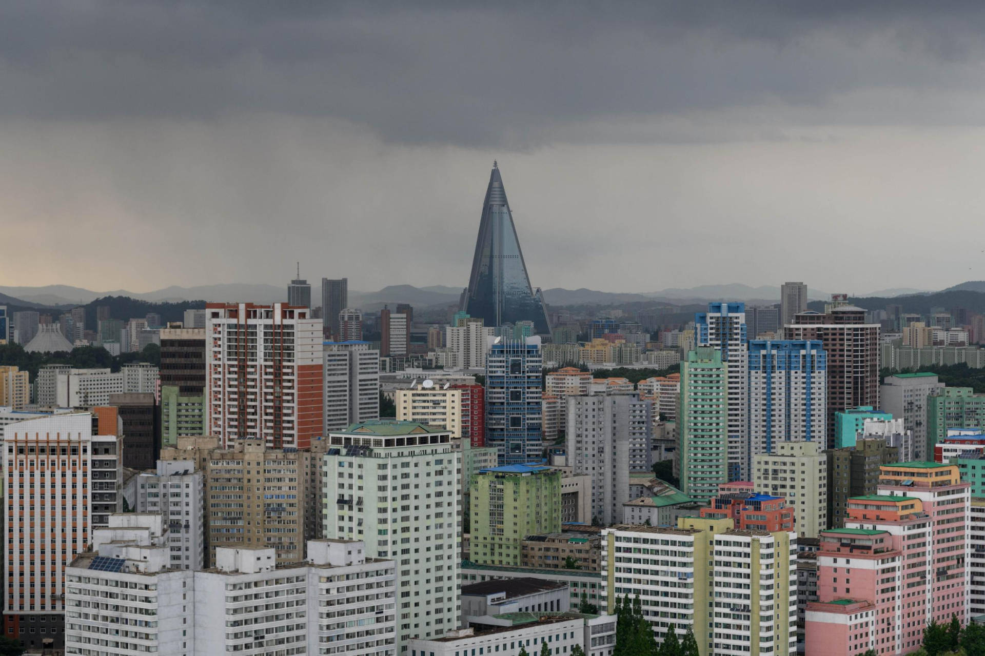 Gloomy Sky Over Pyongyang City Wallpaper