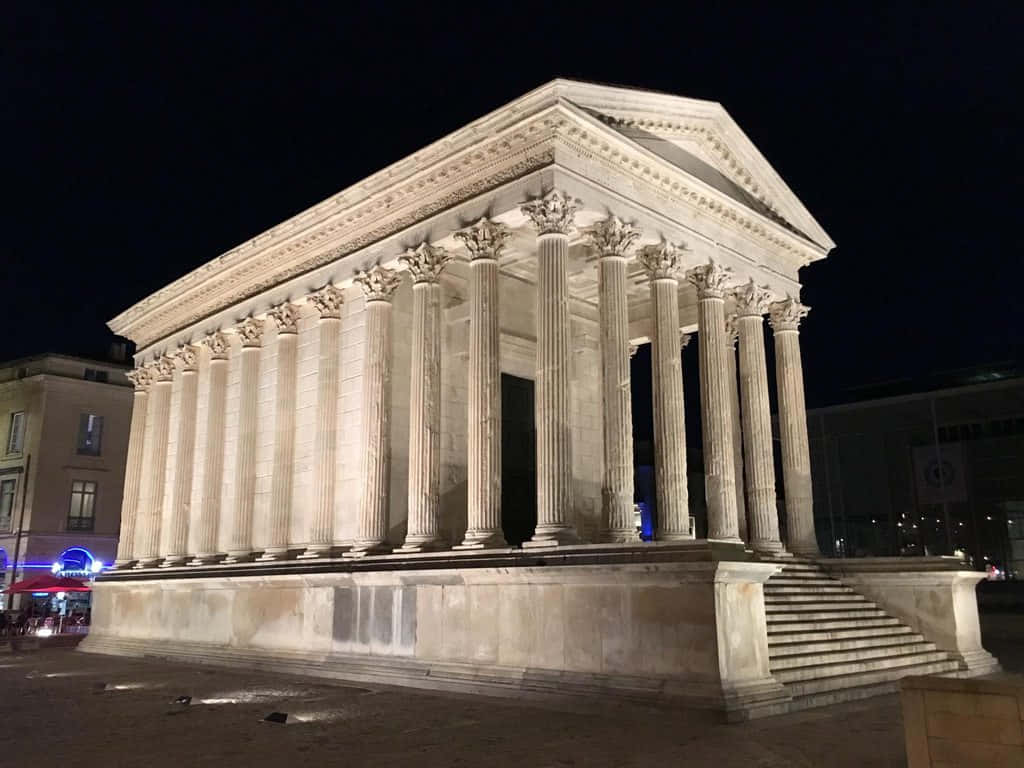 Glorious Maison Carrée In The Evening Wallpaper