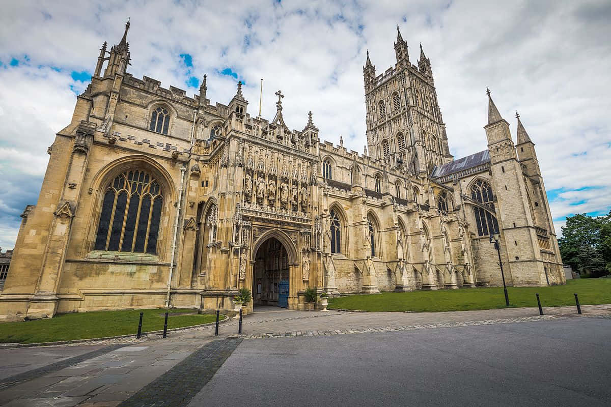 Gloucester Cathedral Exterior View Wallpaper