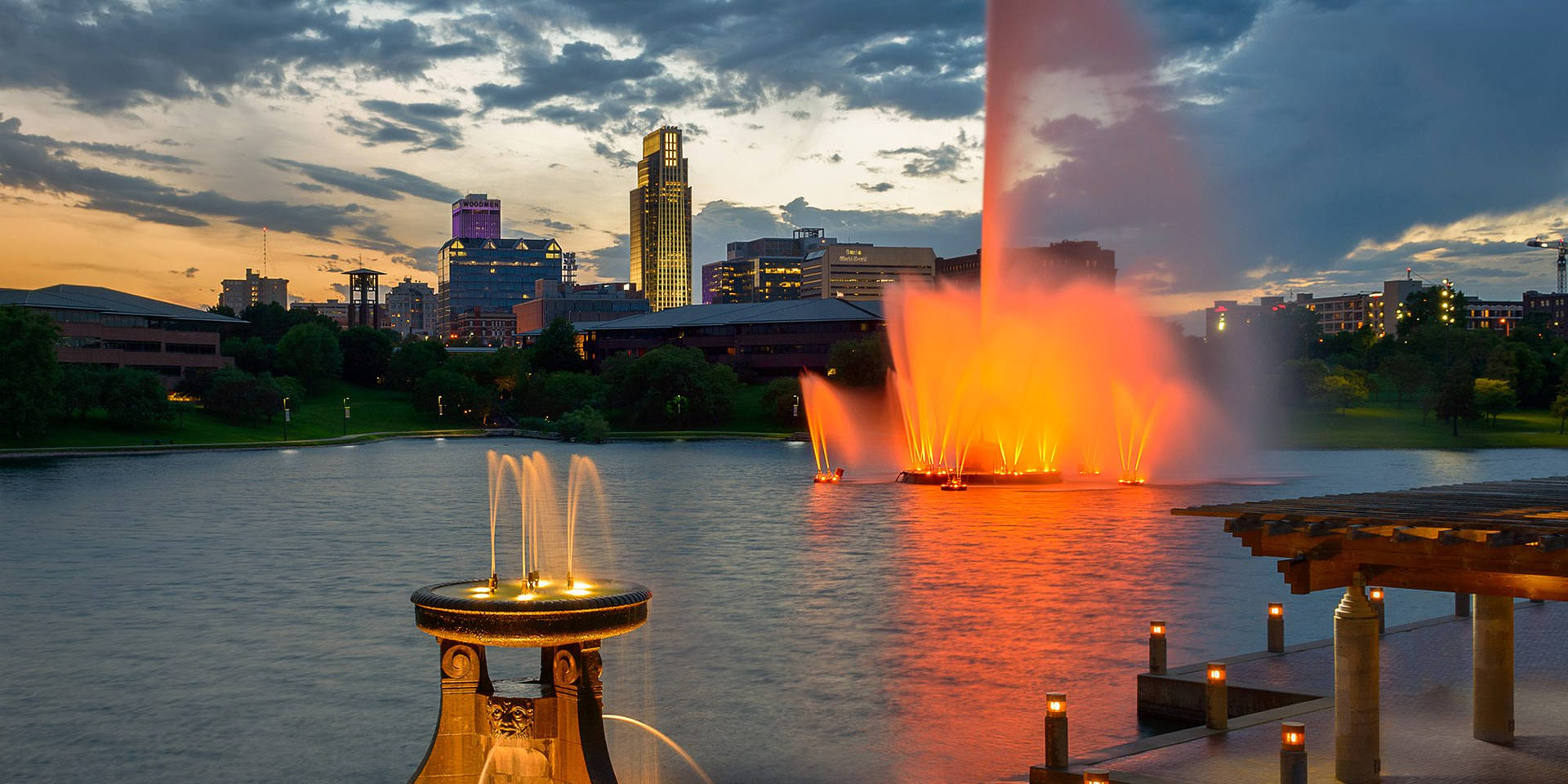 Glowing Fountain At Omaha Riverfront Wallpaper