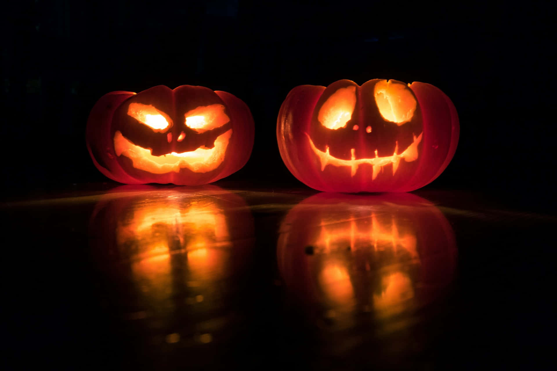 Glowing_ Halloween_ Jacko Lanterns.jpg Wallpaper
