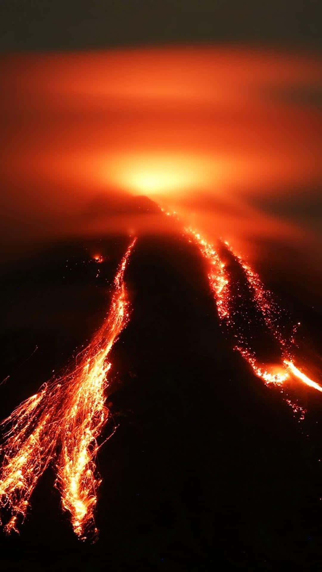 Volcánde Lava Ardiente Resplandeciente. Fondo de pantalla